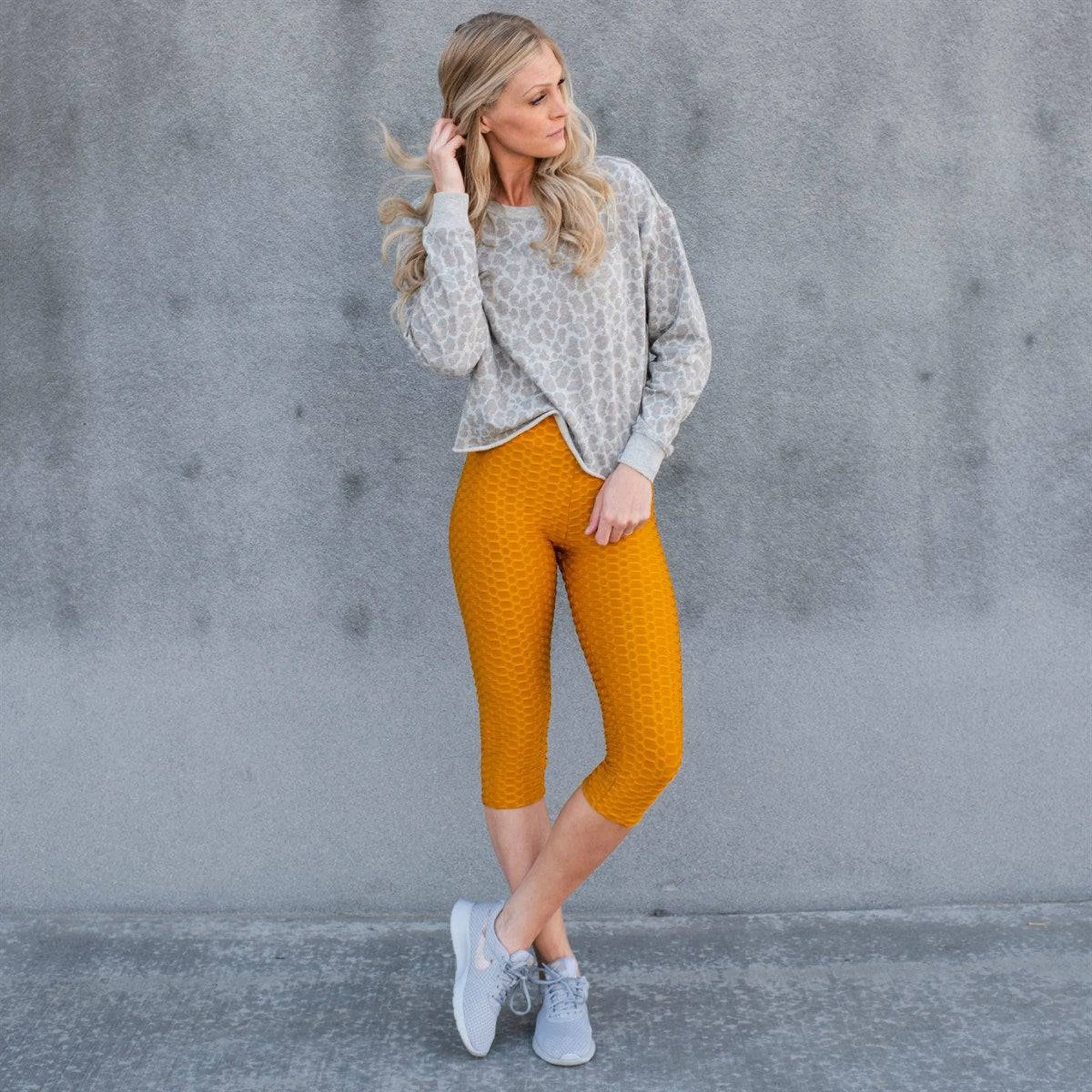 Cellulite Hiding Capri Leggings | New Mix