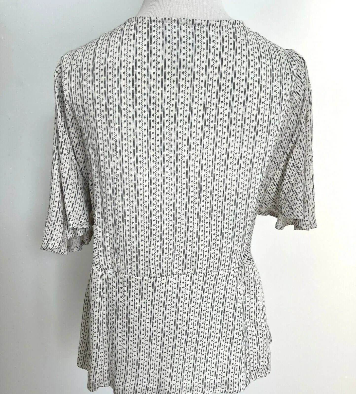 Floral Embroidery Blouse